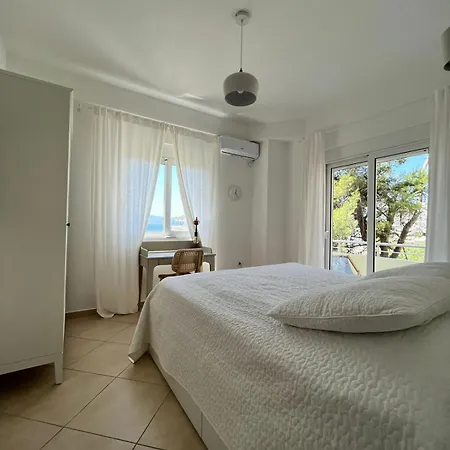 Josephine Apartment *