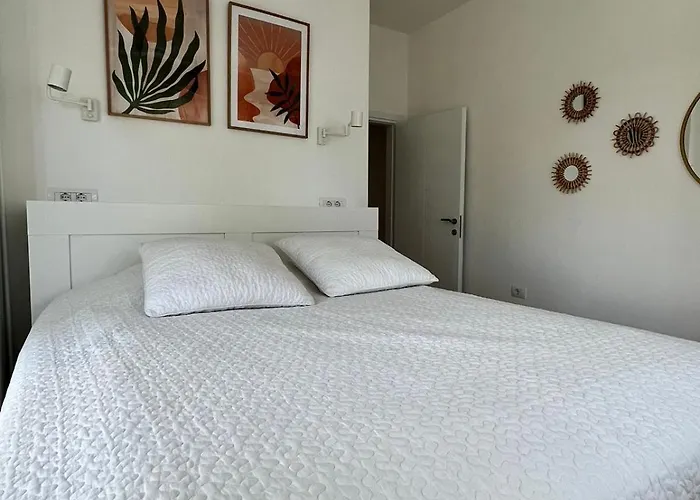 Josephine * Sarandë